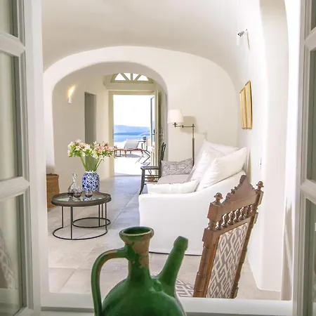Elegant Santorini Aloia Private Hot Tub Air Conditioning *