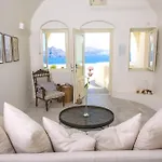 Elegant Santorini Aloia Private Hot Tub Air Conditioning Villa *