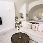 Elegant Santorini Aloia Private Hot Tub Air Conditioning Villa