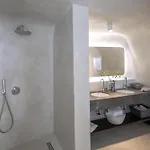 Elegant Santorini Aloia Private Hot Tub Air Conditioning Villa *