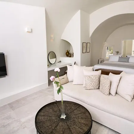 Elegant Santorini Aloia Private Hot Tub Air Conditioning Villa